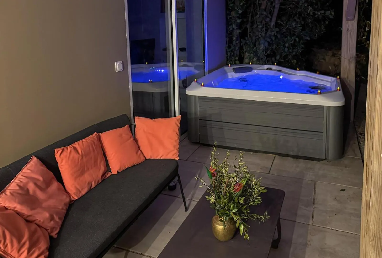 Le Cocon D'Azur Jacuzzi - Terrasse- Vue Mer- Wifi- Entierement Renove Valbonne